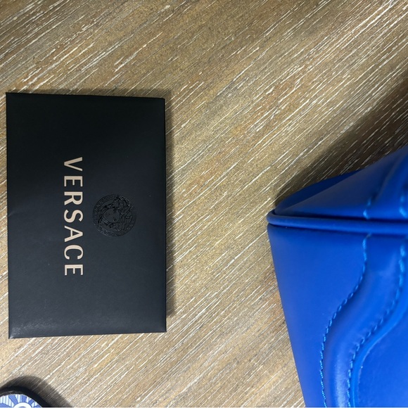 Versace Medusa Shoulder Bag - Picture 5 of 14